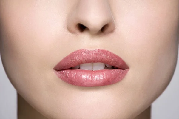 Cropped Studio Shot Young Woman Mouth — Stock Photo, Image