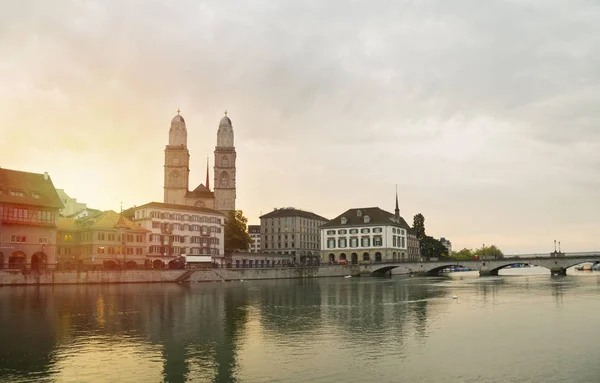 Grossm Nster Cathedral Limmat River Day Zurich Suiza — Foto de Stock