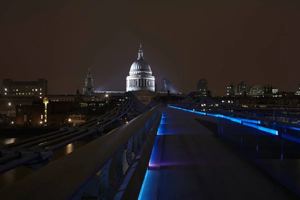 Ponte Urbana Iluminada Noite — Fotografia de Stock