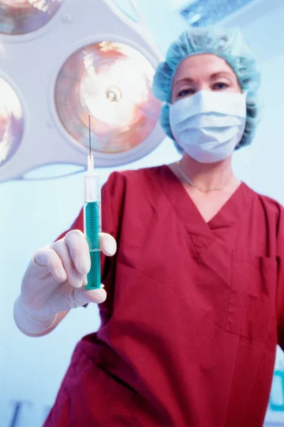Anesthesist Bereidt Injectie Van Dichtbij Voor — Stockfoto