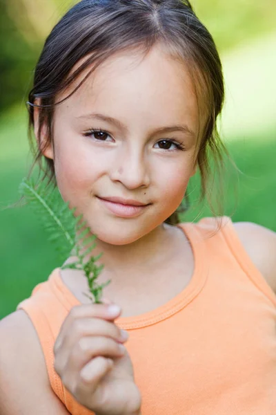 Girl Showing Plant Viewer — Foto de Stock