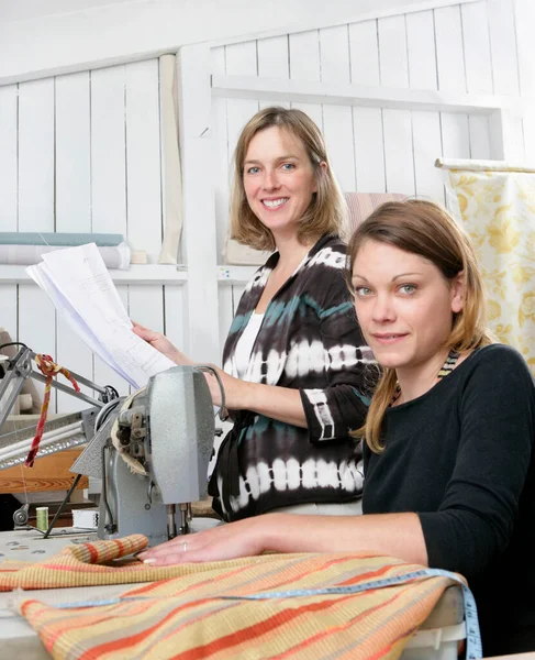 Portraits Frauen Bei Der Arbeit — Stockfoto