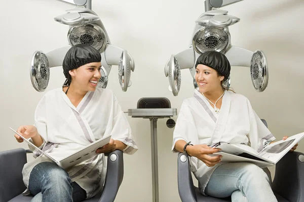 Girls Hair Salon — Stock Photo, Image