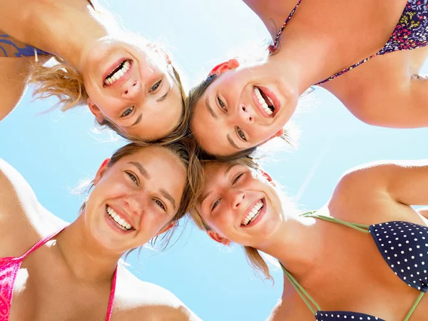 Women Smiling Shot Low Angle — Stock Photo, Image