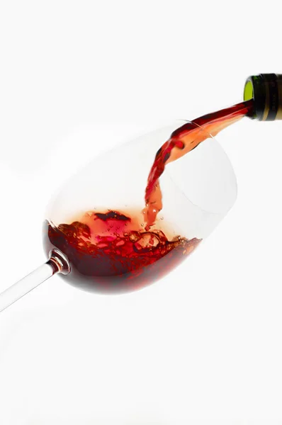 Garrafa Vinho Tinto Sendo Derramado Copo Vinho — Fotografia de Stock