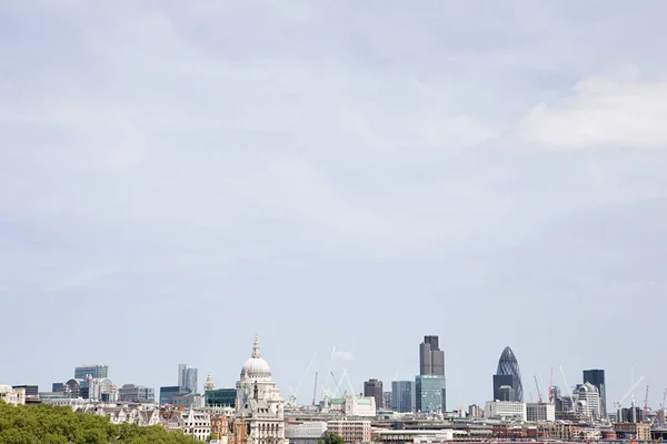 Skyline Londra Con Cielo Blu — Foto Stock