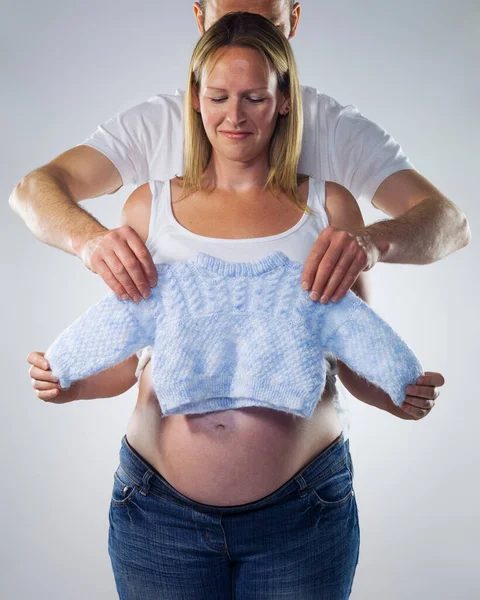 Pregnant Woman Man Baby Clothes — Stock Photo, Image