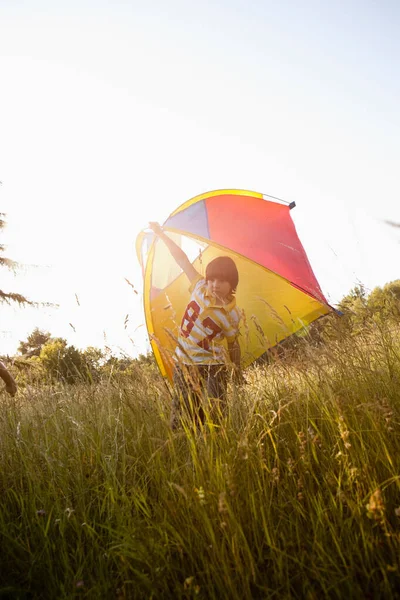 Boy Kite Grassland — Foto de Stock