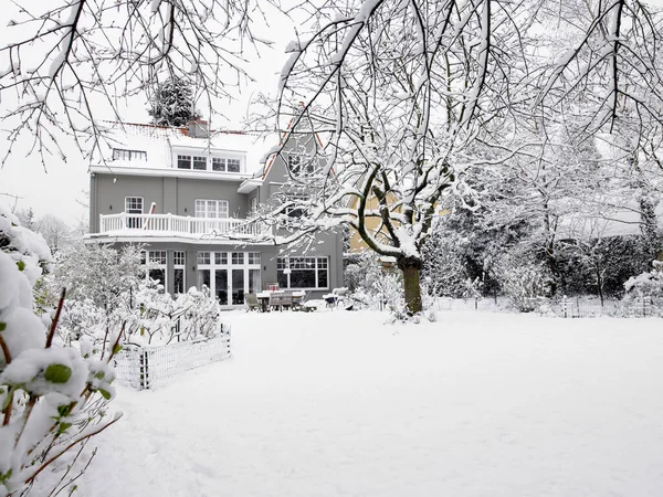 Haus Außen Unter Schnee — Stockfoto