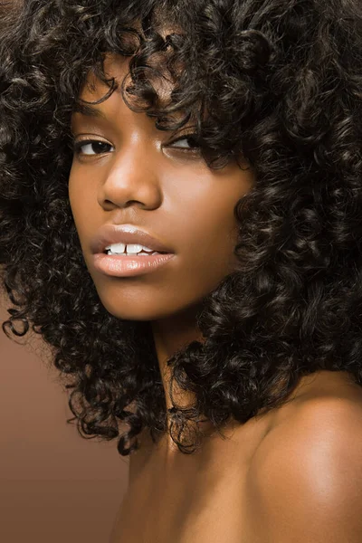 Portrait Young Woman Curly Hair — Stock Photo, Image