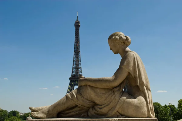 Statue Tour Eiffel — Photo