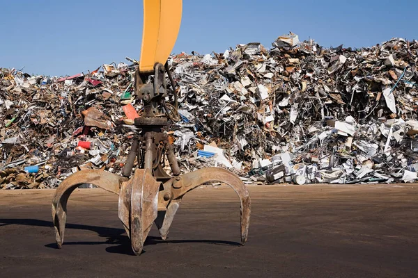 Mechanical Grabber Waste — Stock Photo, Image