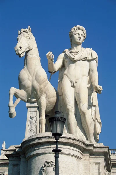 Pomnik Dioscuriego Rzym Włochy — Zdjęcie stockowe