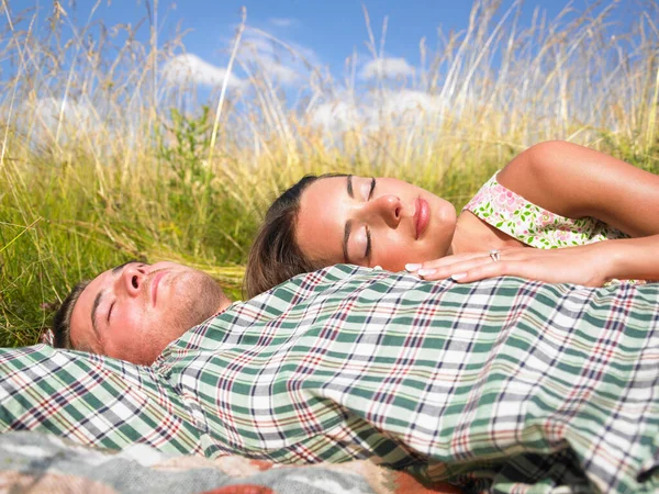 Couple Lying Field High Grasses — Stock Photo, Image