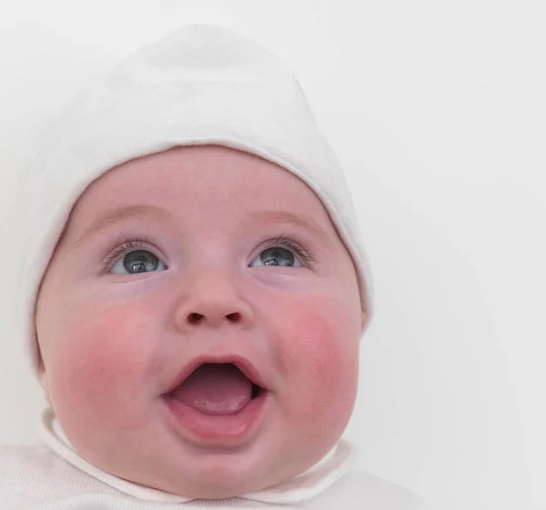 Ağzı Açık Gülümseyen Bebek Yakın Plan — Stok fotoğraf
