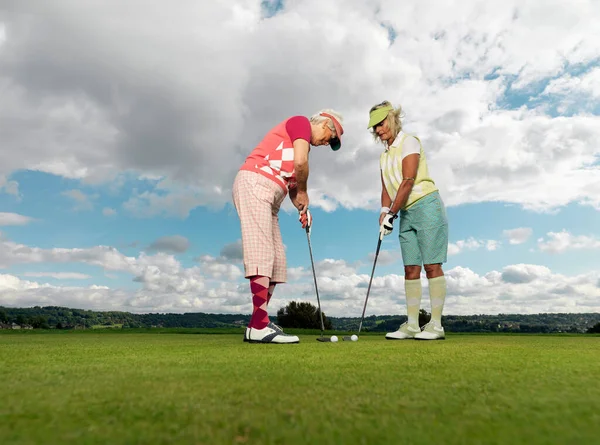 Donne Mature Che Imparano Giocare Golf — Foto Stock