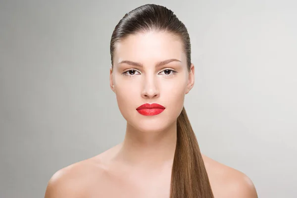 Portret Van Een Jonge Vrouw Met Lippenstift — Stockfoto