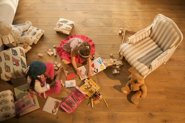 Meisjes Spelen Met Speelgoed — Stockfoto