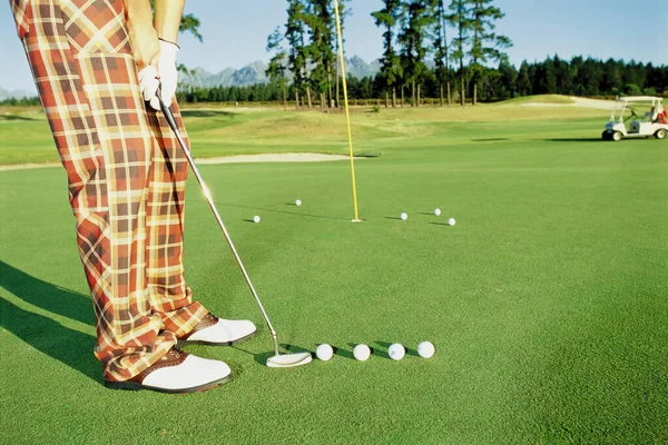 Uomo Che Gioca Golf Sezione Bassa — Foto Stock