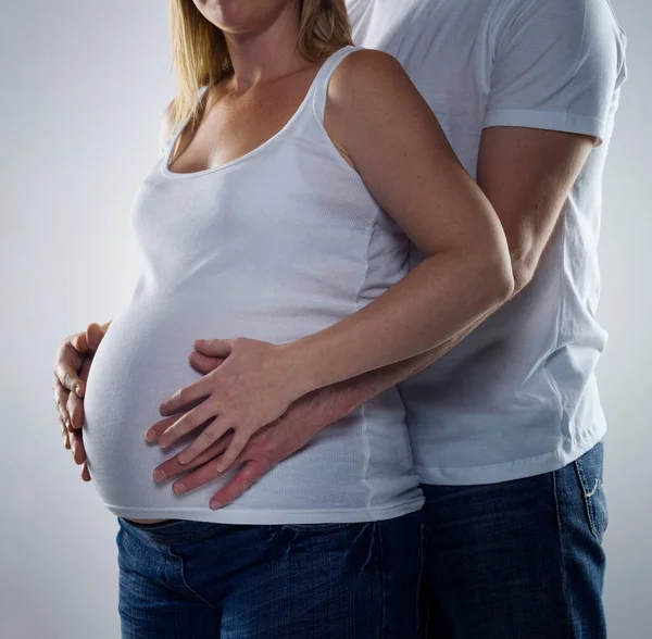 Hombre Que Tiene Embarazada —  Fotos de Stock