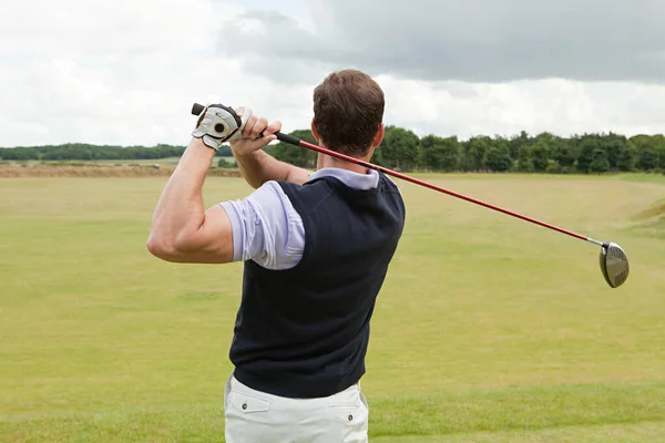 Zadní Pohled Mužského Golfisty — Stock fotografie