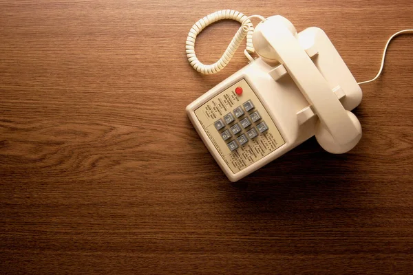 Telefone Escritório Mesa Madeira — Fotografia de Stock