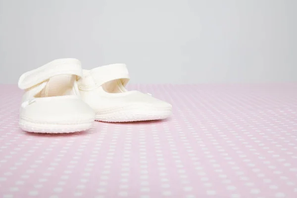 Baby Schoenen Roze Vloer — Stockfoto