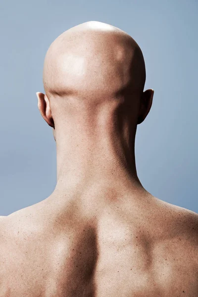 Vista Posteriore Dell Uomo Con Testa Rasata — Foto Stock