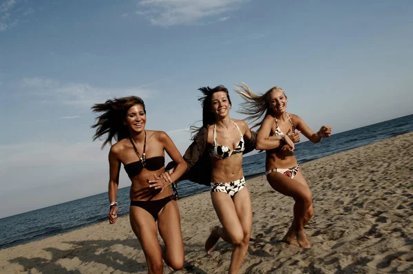 Mädchen Teenager Laufen Strand — Stockfoto