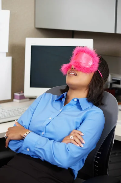 Biznes Kobieta Spanie Jej Biurku — Zdjęcie stockowe
