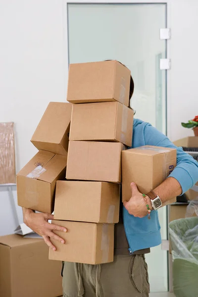 Hombre Llevando Cajas Oficina —  Fotos de Stock