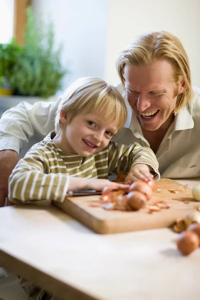 Père Fils Dans Cuisine — Photo