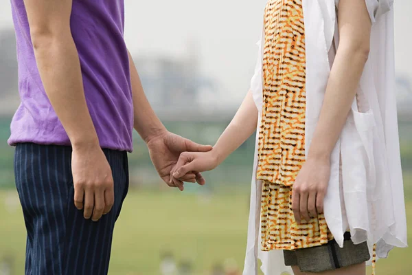 Couple Holding Hands Close — Stock Photo, Image