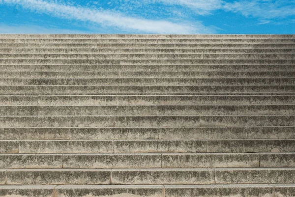 Passos e céu — Fotografia de Stock