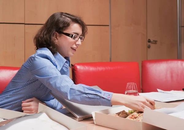 Young Businesswoman Choosing Sandwich — 스톡 사진