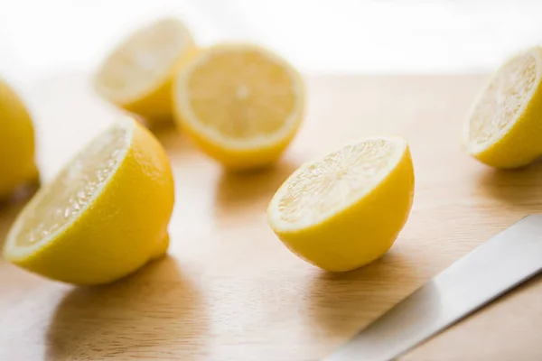 Lemon Reduce Mitad Enfoque Selectivo Copia Espacio —  Fotos de Stock