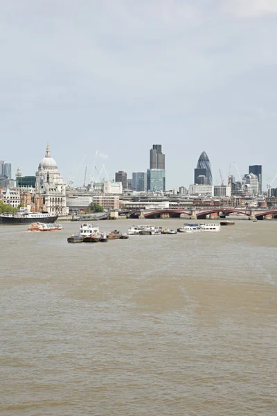 Thames and city of london skyline — Stock Photo, Image