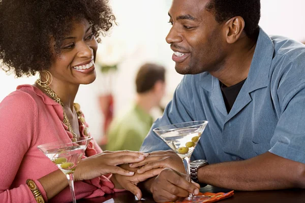 Couple Flirting Cocktails — Stock Photo, Image