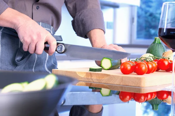 Man Hands Chopping Vegetables — Stock Photo, Image