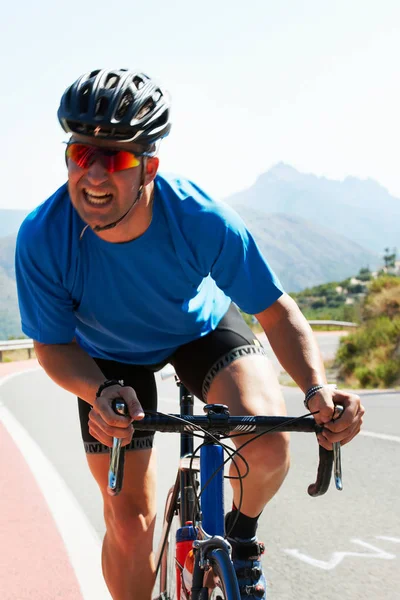 Człowiek Rowerze Górskim — Zdjęcie stockowe
