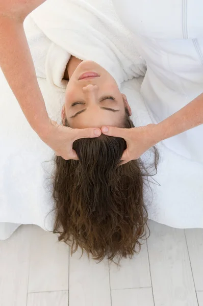 Female Being Given Massage — Stock Photo, Image