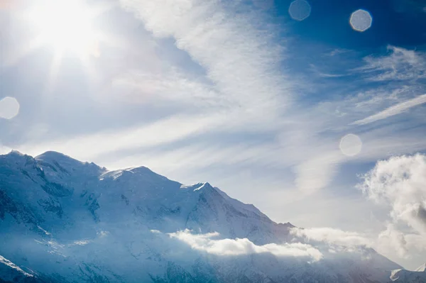 法国阿尔卑斯山上空的阳光 — 图库照片