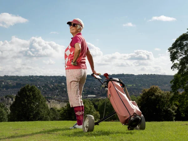 Maduro Senhora Jogar Golfe — Fotografia de Stock