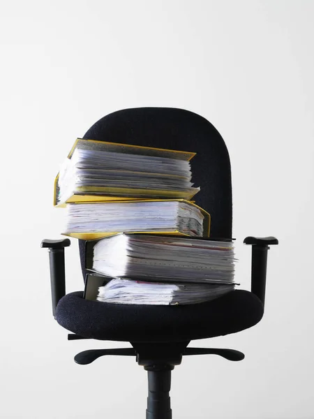 Krzesło Biurowe Stosu Plików — Zdjęcie stockowe