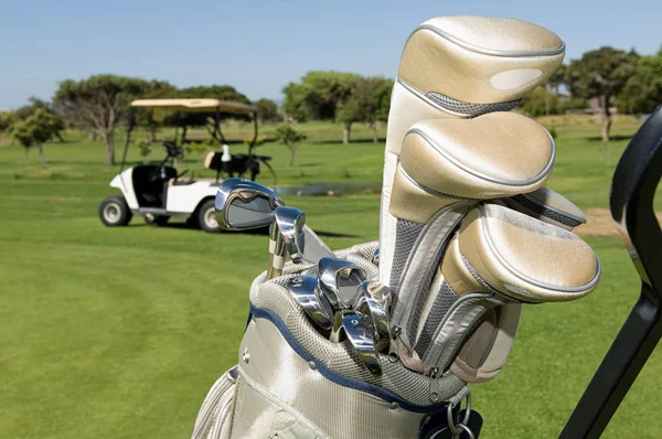 Golf clubs in een golftas — Stockfoto