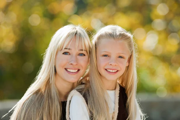 Mor Och Dotter Njuter Tiden Tillsammans — Stockfoto