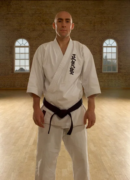 Karate Taistelija Kimono — kuvapankkivalokuva
