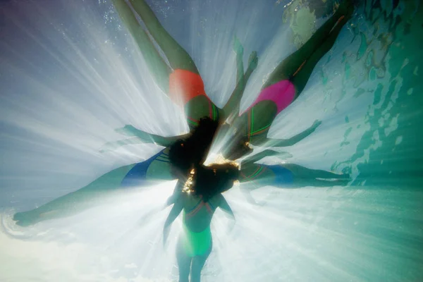 Underwater Shot Synchronised Swimmers — Stock Photo, Image