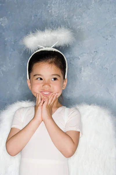 天使のコスチュームの女の子 — ストック写真
