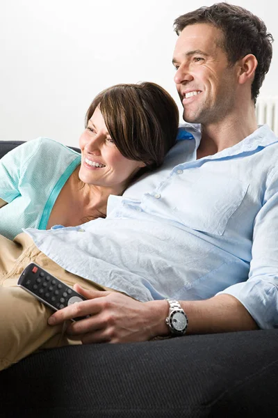 Couple Watching Television Home — Stock Photo, Image